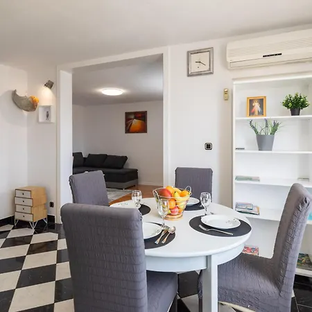 Apollo Apartamento *